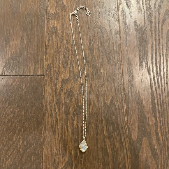 KENDRA SCOTT Mother of Pearl Earrings and Necklace Set - Picture 5 of 5